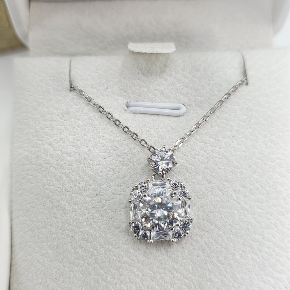 2ctw Moissanite Diamond Pendant Necklace. S925 Silver